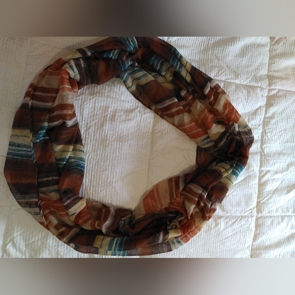 Gorgeous Earthy Scarf - Picture 4 of 5